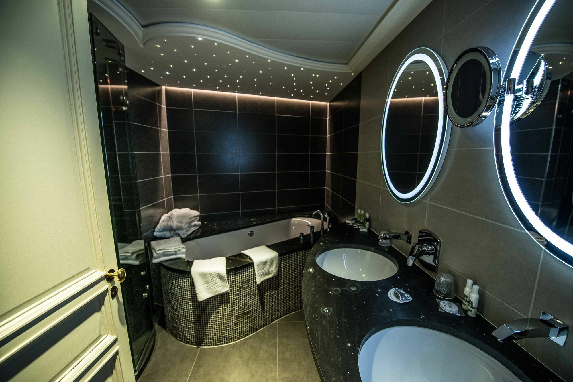 La Cour Berbisey - Teritoria Hotel Dijon Buitenkant foto